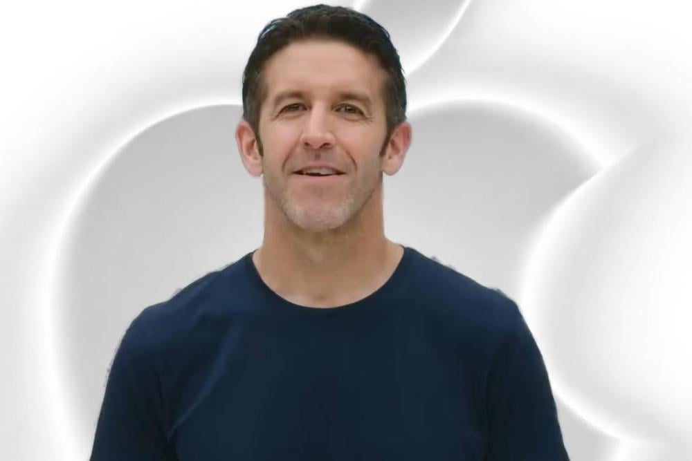 John Ternus resmi menjadi CEO Apple menggantikan Tim Cook. Paket kompensasinya mencakup gaji pokok dan bonus saham bernilai puluhan juta dollar AS.